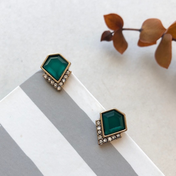 hwl boutique Jewelry - Emerald Green Stud Earrings